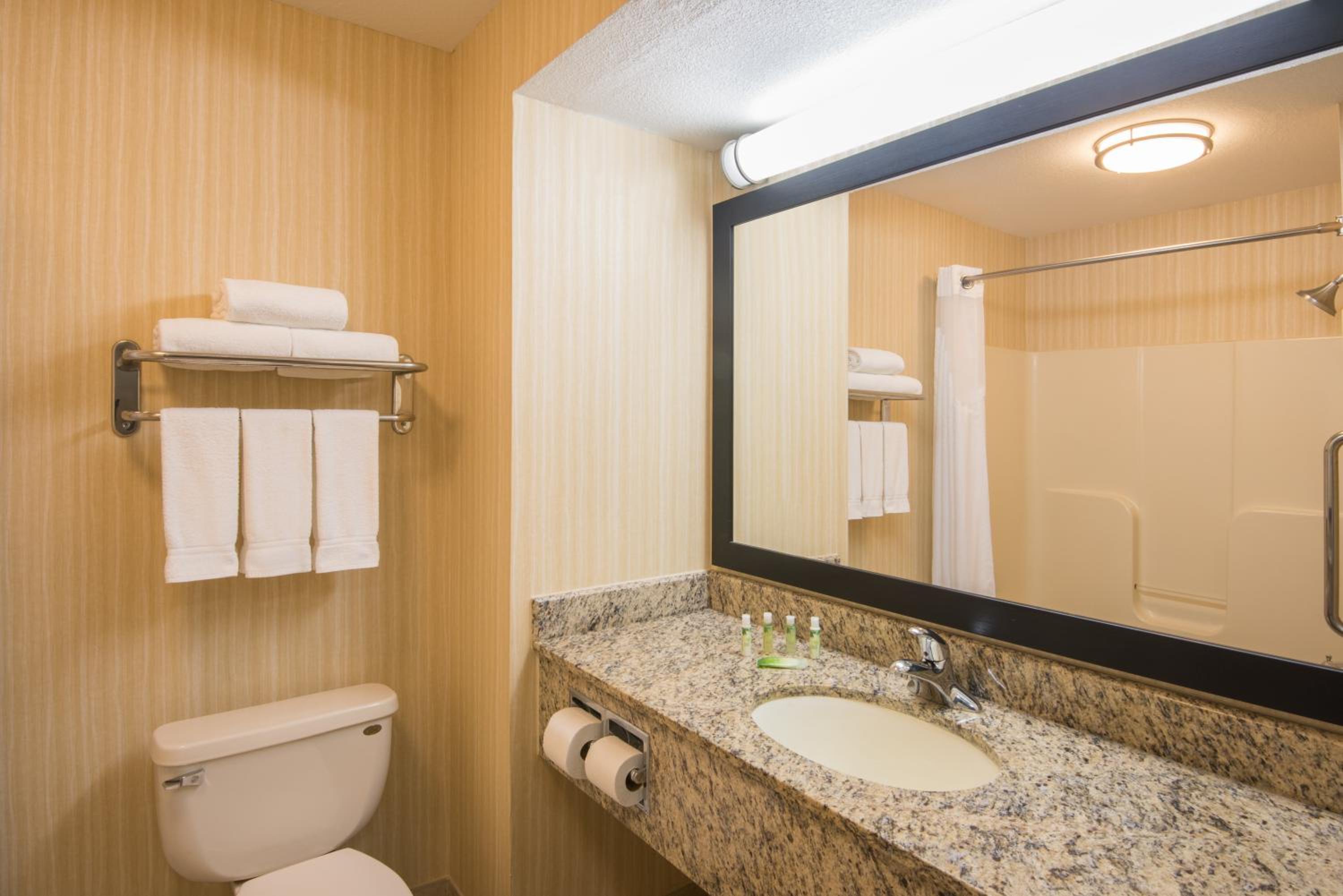 Holiday Inn Express Hotel & Suites Wauseon by IHG