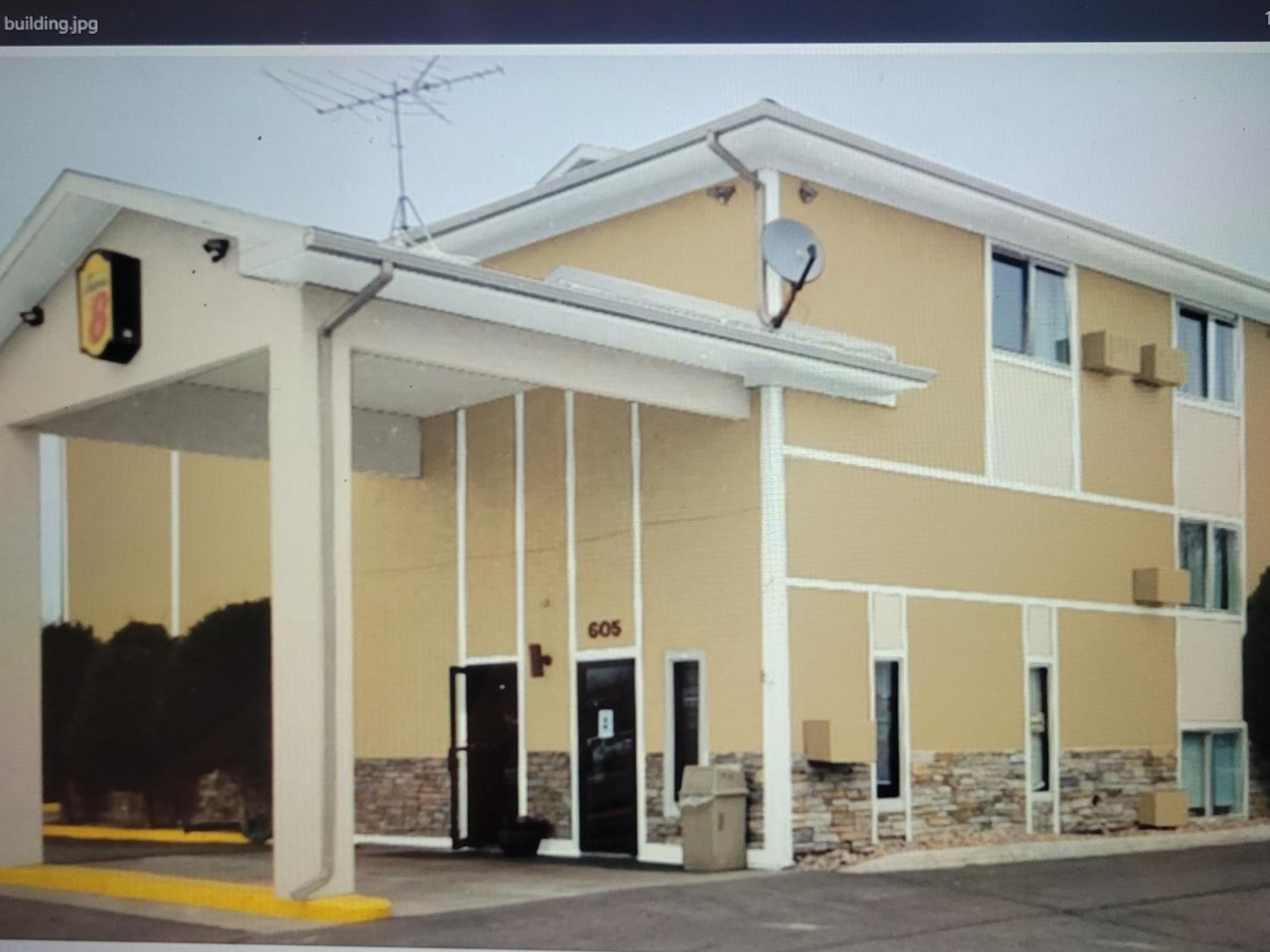 温德姆超级8酒店  コス/ Hwy. 24 E/ PAFB 区域