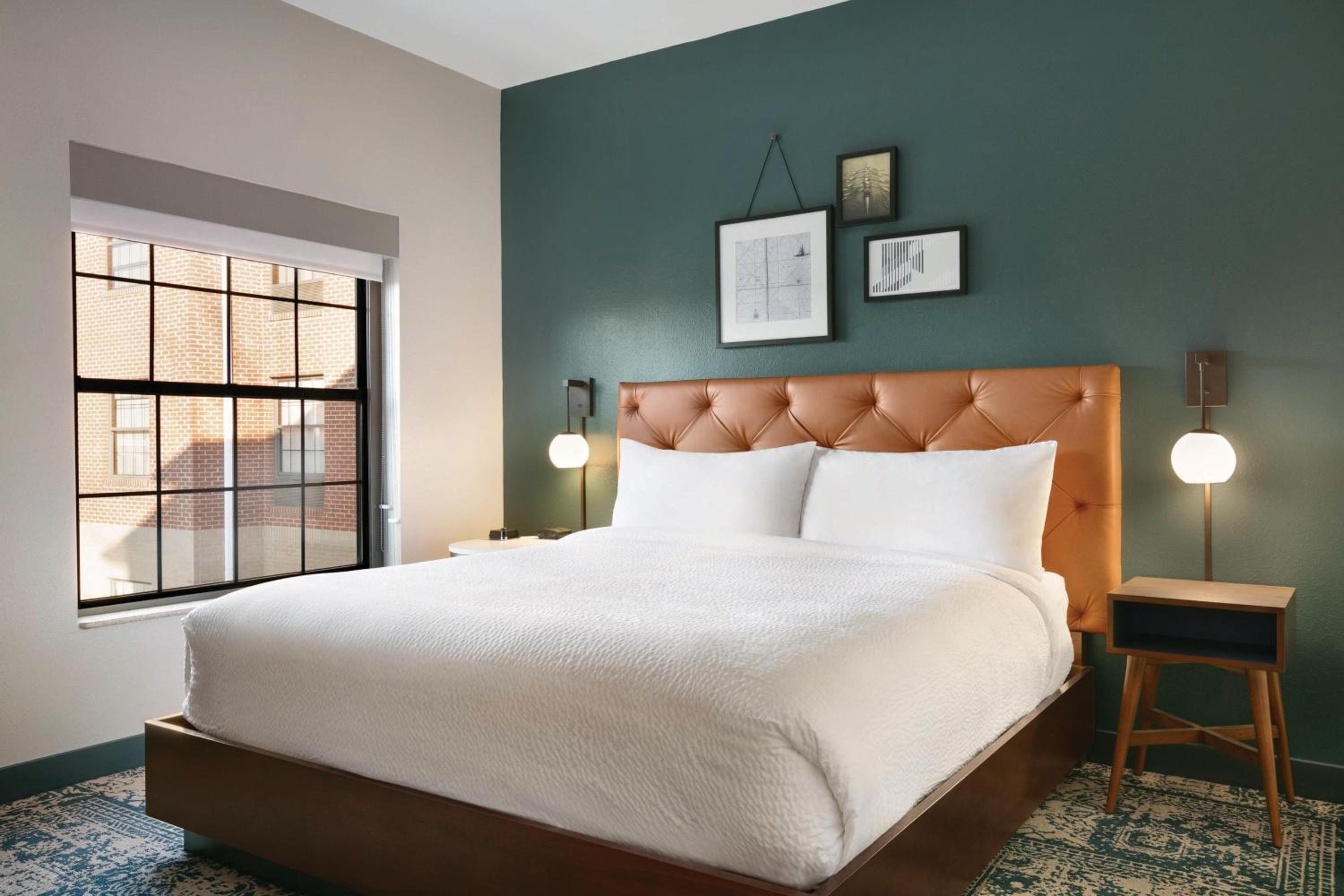 Four Points by Sheraton Raleigh Arena