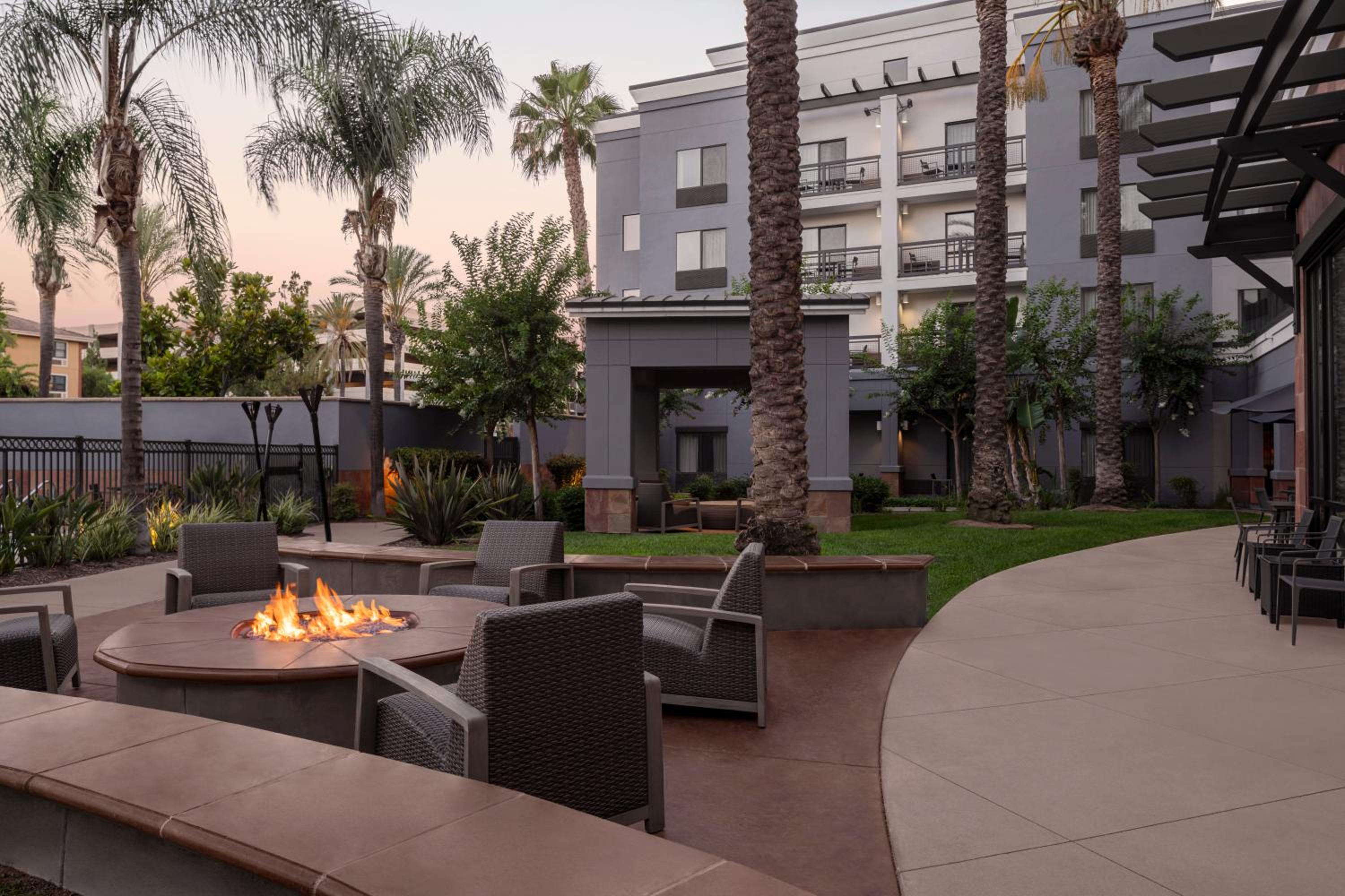 Courtyard Los Angeles Burbank Airport