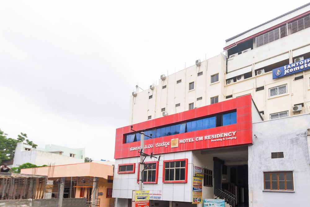 OYO 47565 Hotel Cm Residency