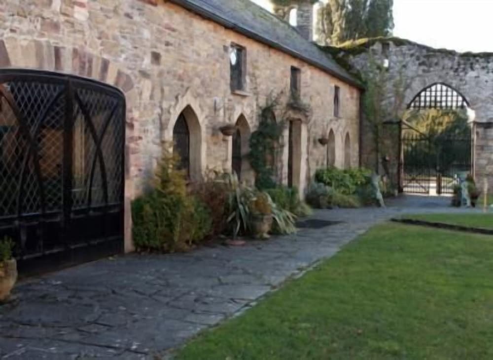 Kinnitty Castle Hotel