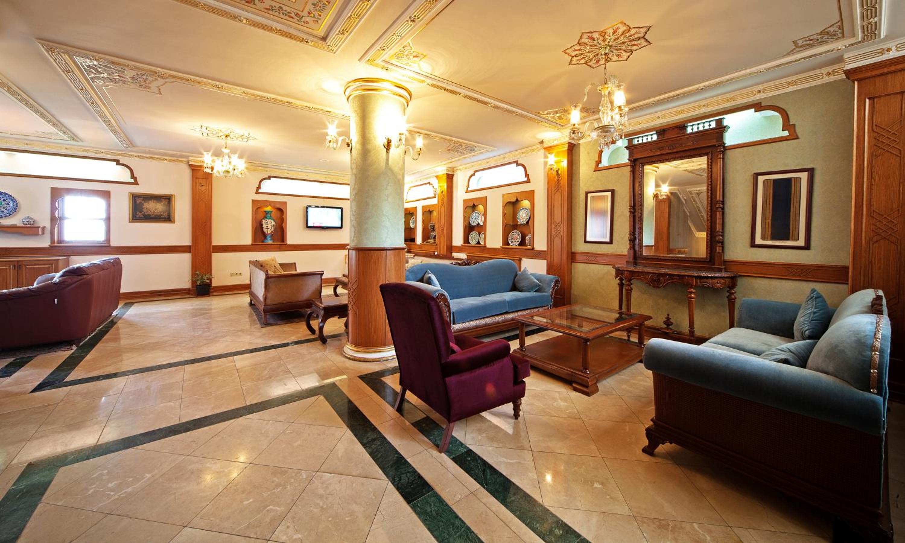Triton Hotel
