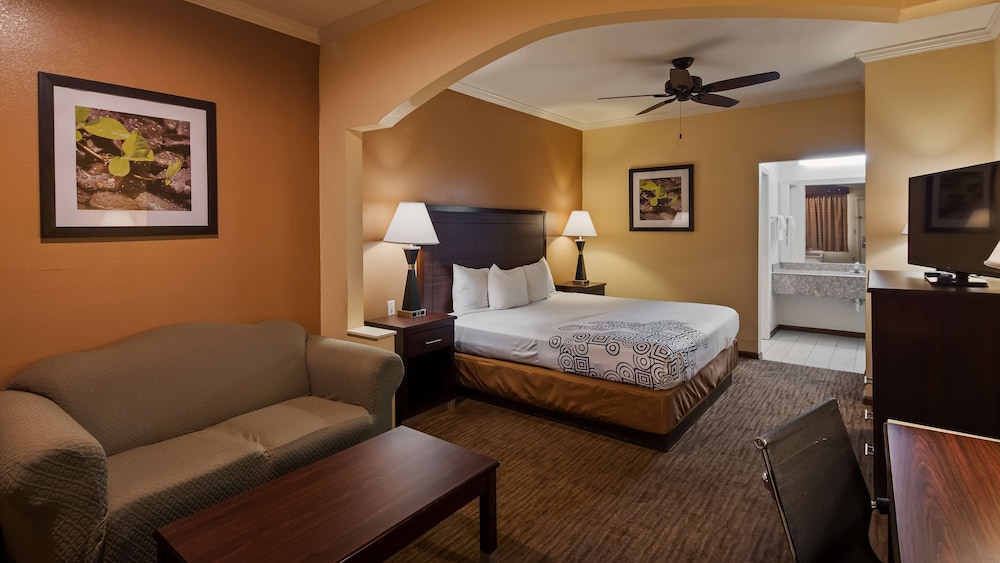 Days Inn by Wyndham Navasota
