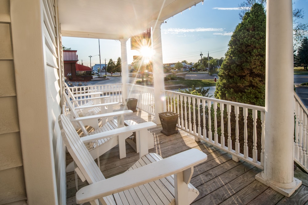 Our Guest Inn and Suites - Downtown