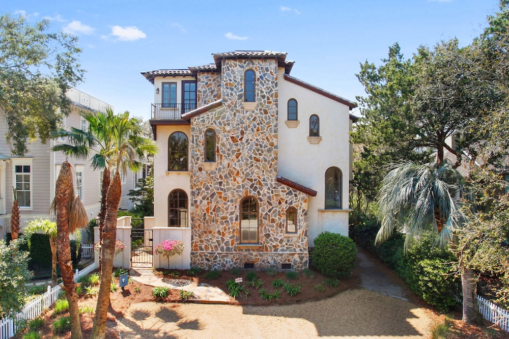 4211 Eleventh Street by Hodnett Cooper