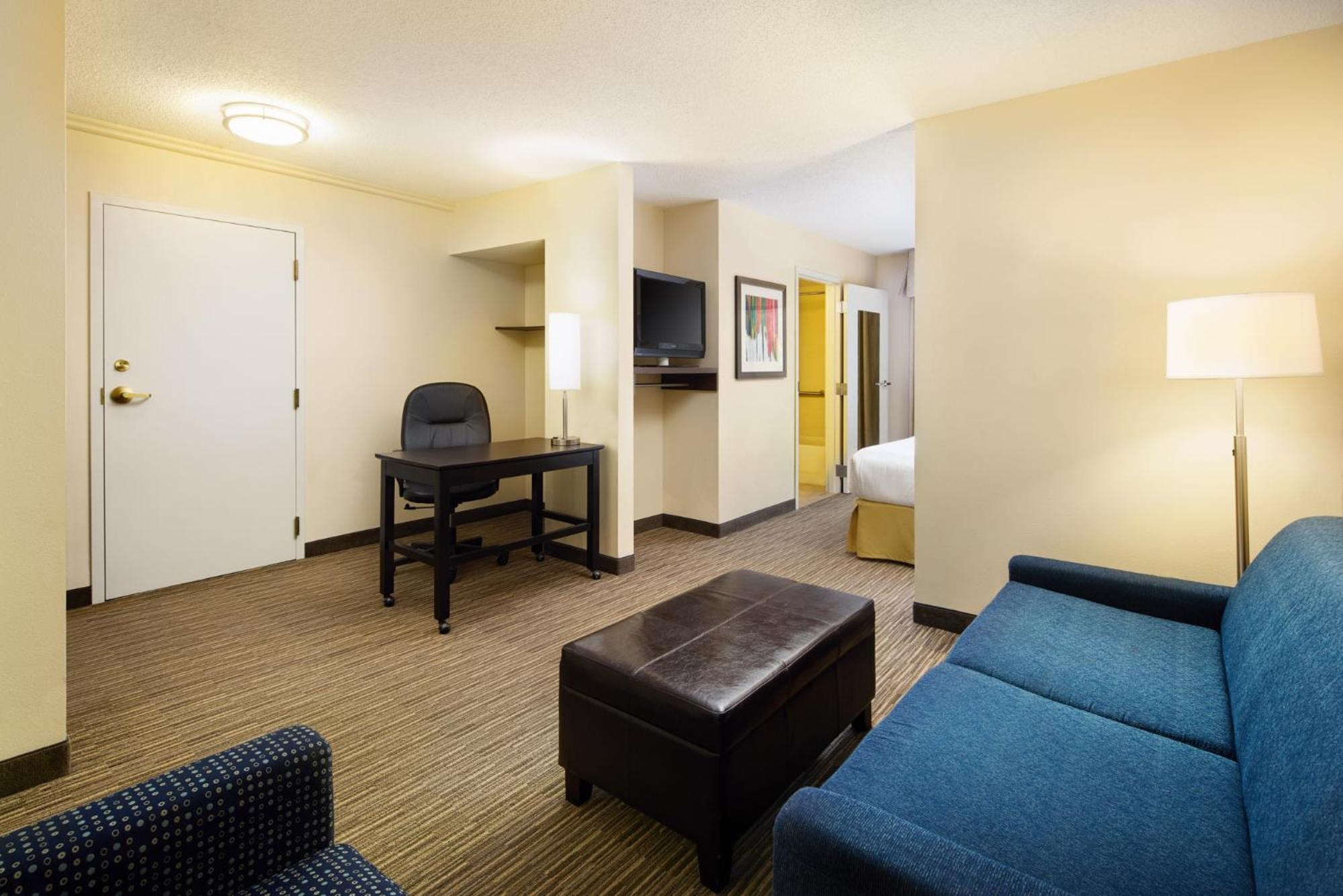 Holiday Inn Express & Suites Alpharetta by IHG