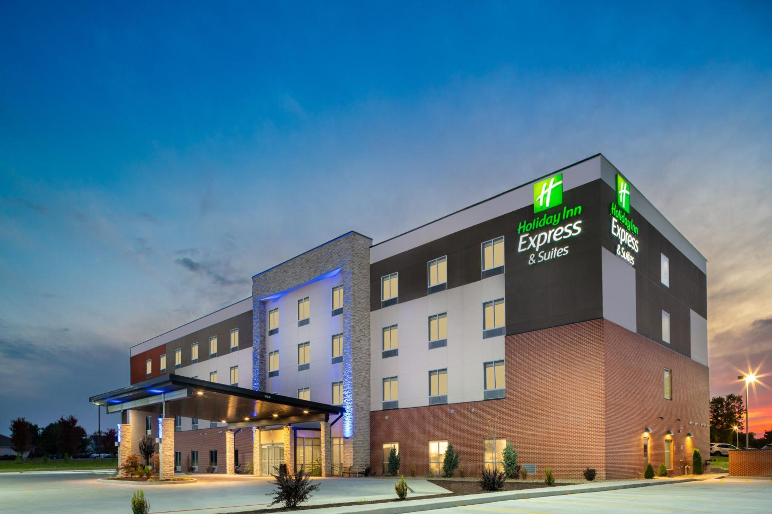 Holiday Inn Express & Suites - St Peters by IHG