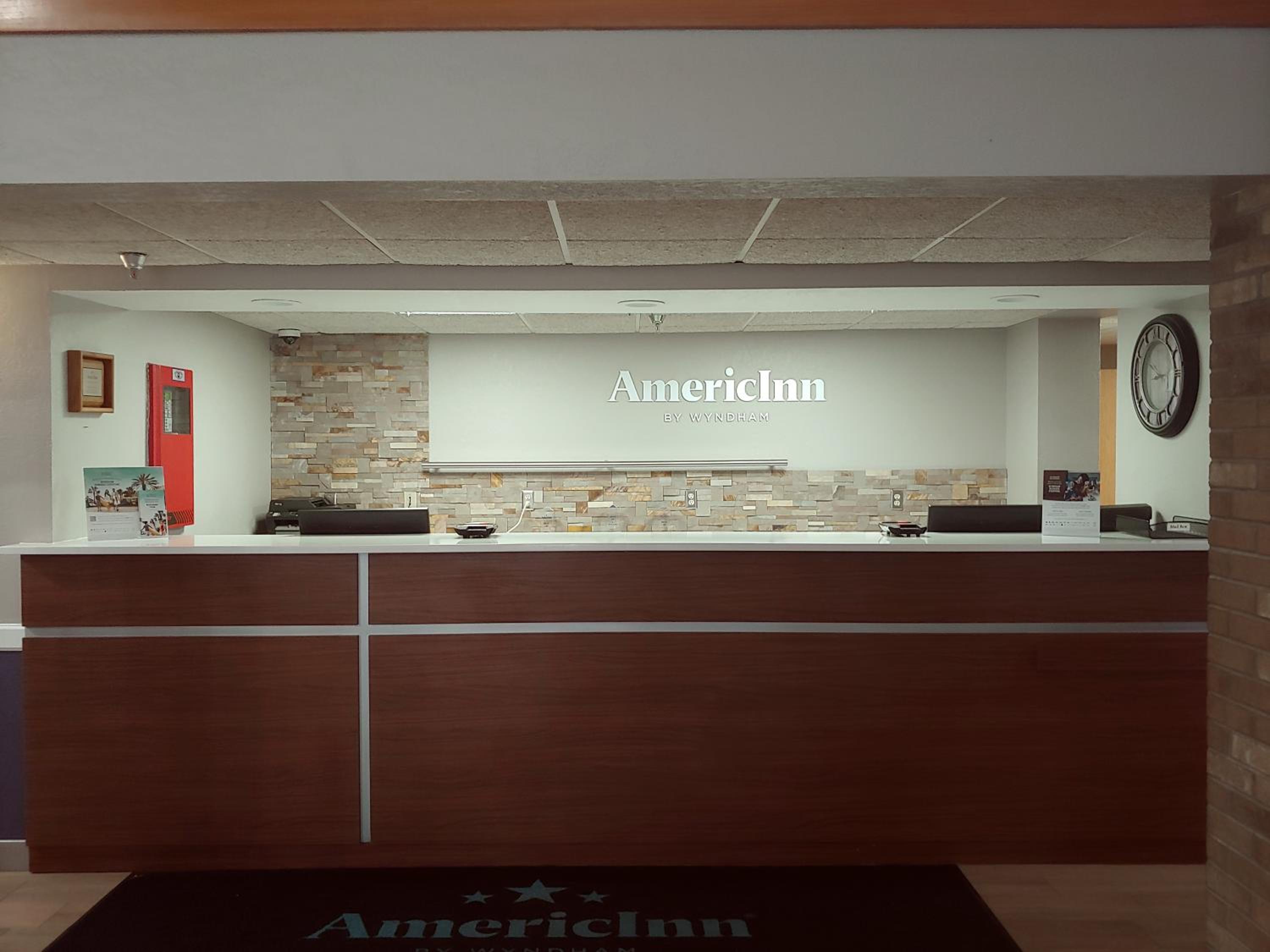 AmericInn by Wyndham Dickinson