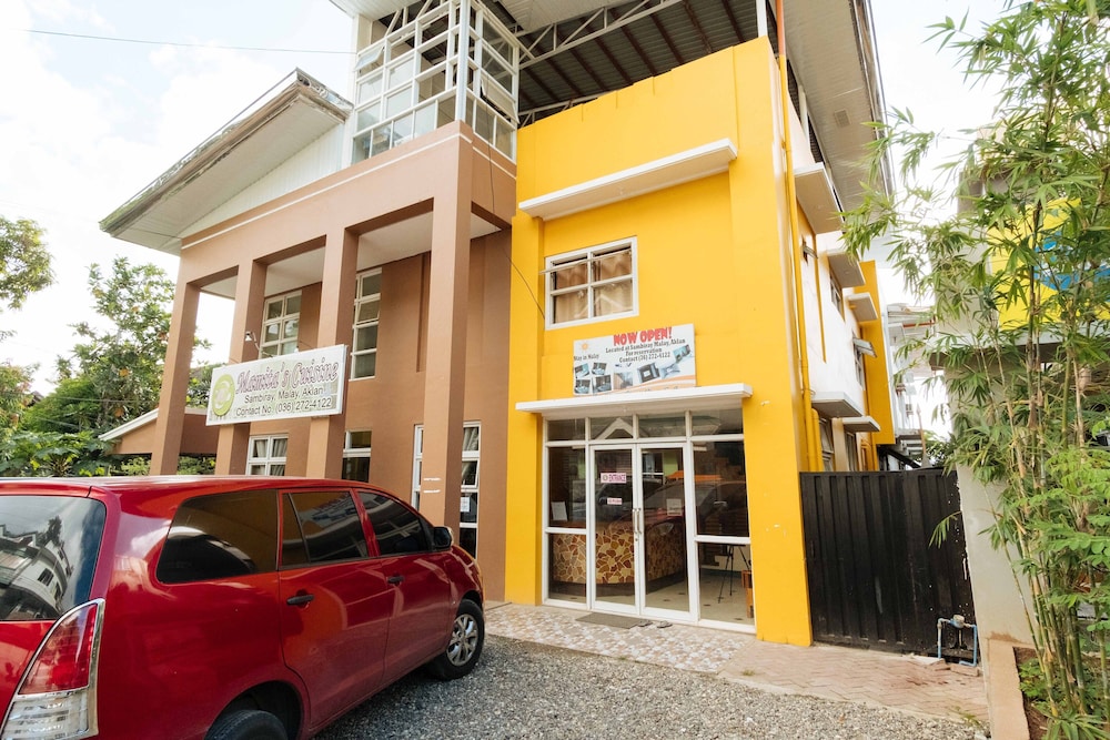 RedDoorz near Caticlan Airport