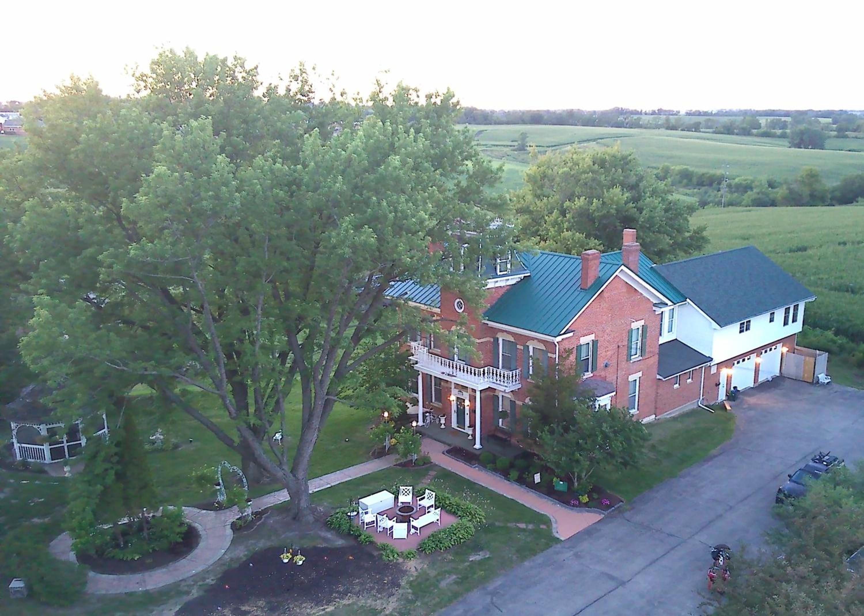 Cloran Mansion Bed & Breakfast
