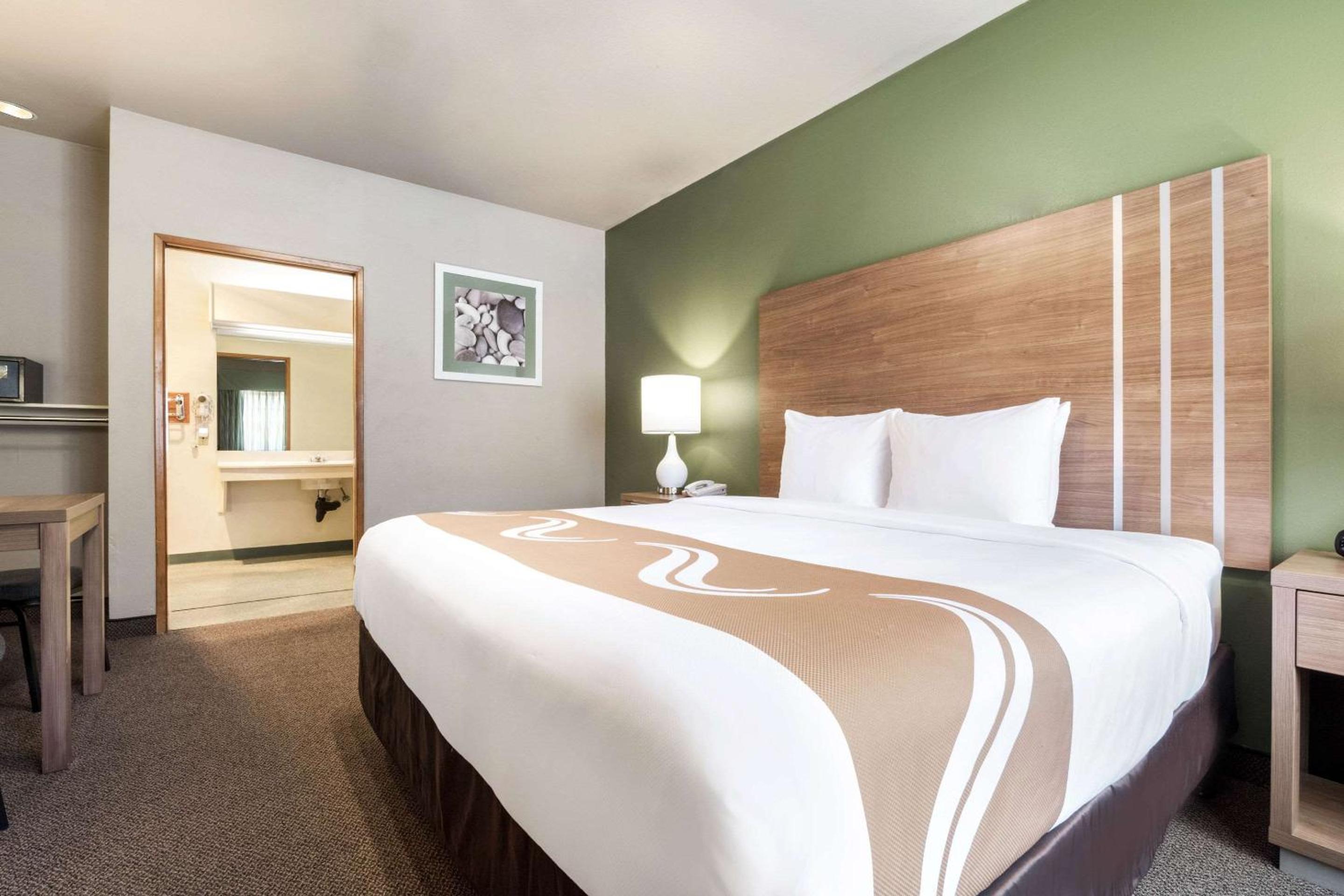 Quality Inn & Suites Bainbridge Island