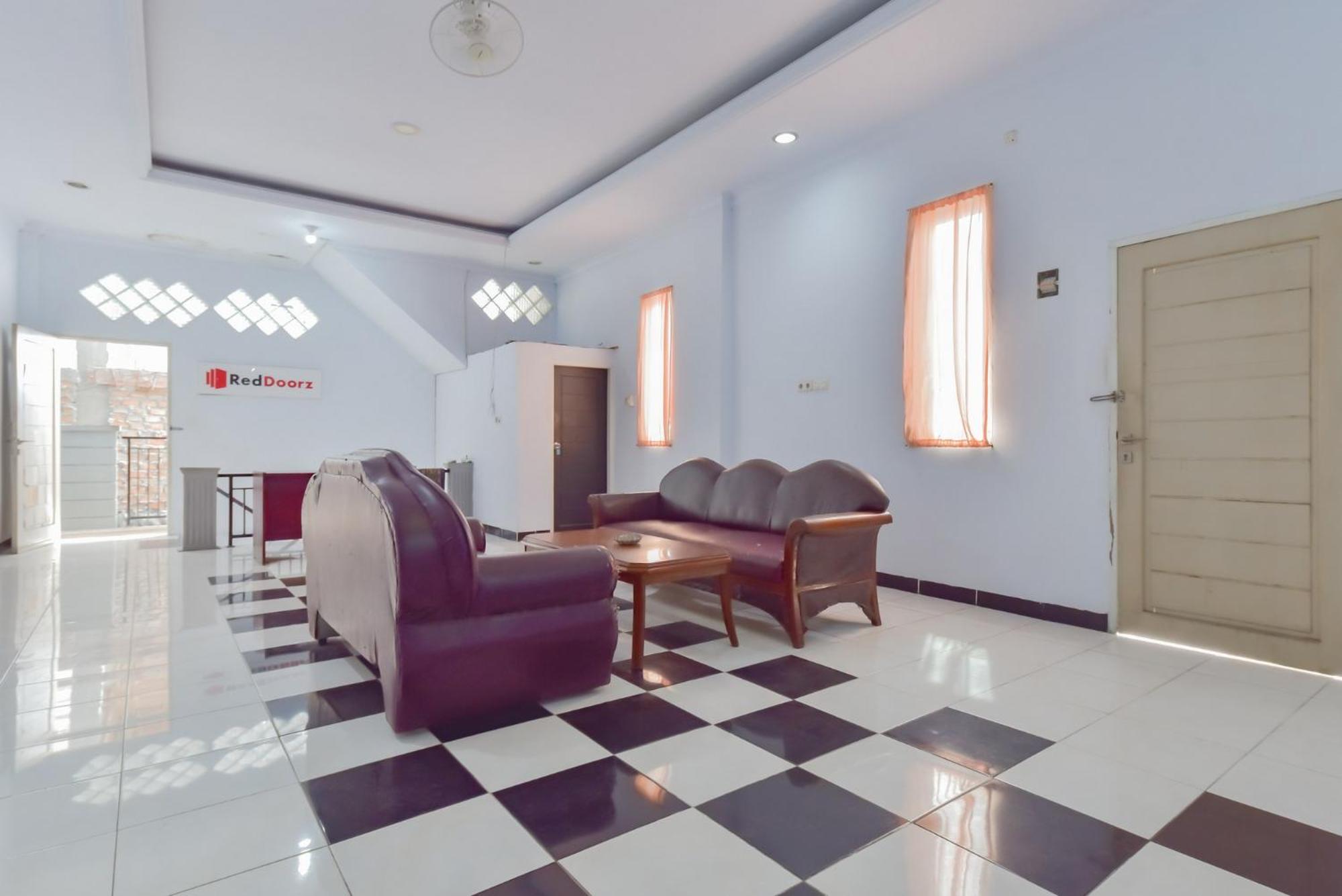 RedDoorz Syariah near Ramayana Mall Tarakan