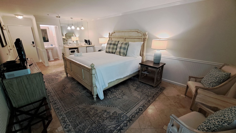 Saint Simons Inn by the Lighthouse