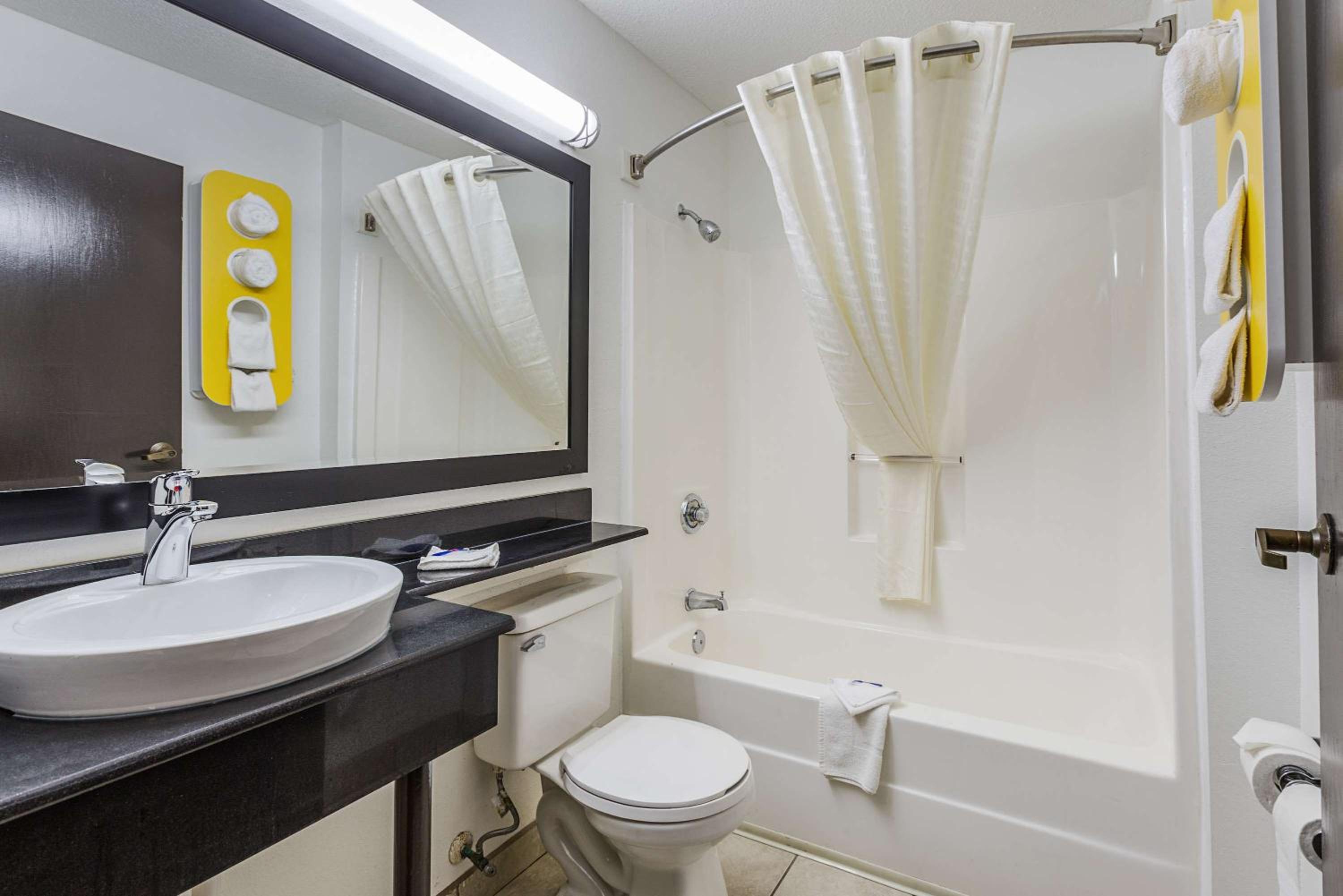Motel 6-Simpsonville, SC - Greenville