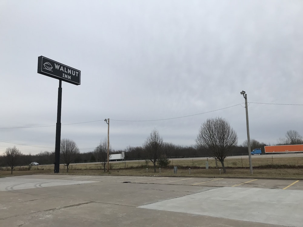 Walnut Inn Motel
