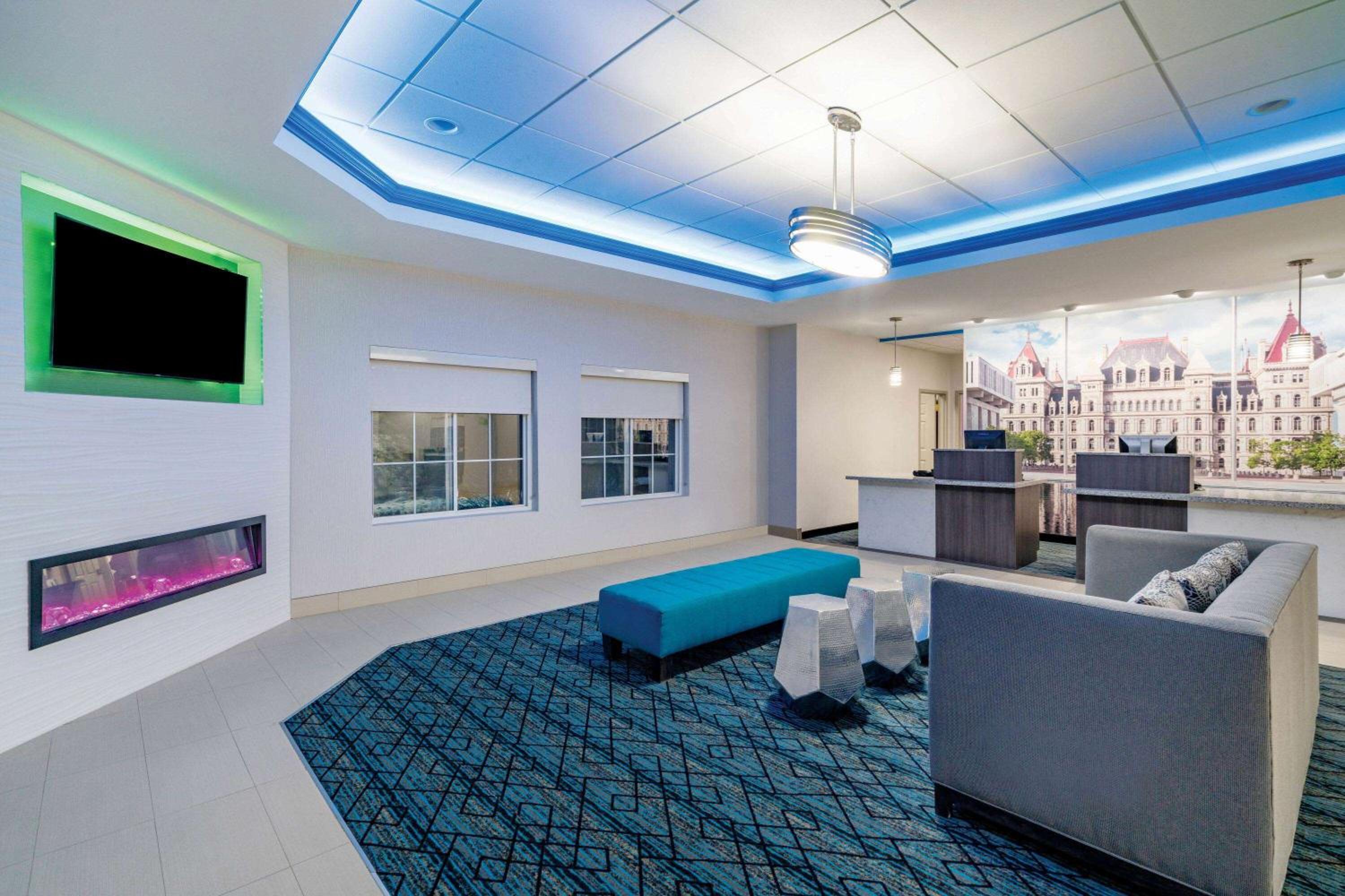 La Quinta by Wyndham Latham Albany Airport