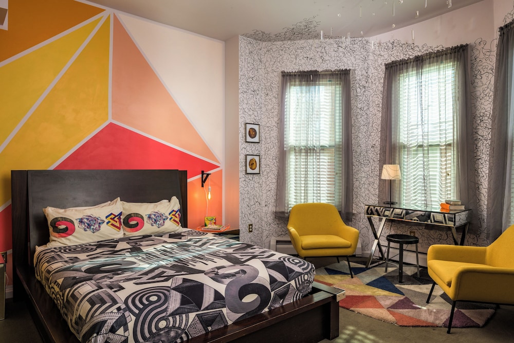 Queen Anne Bed And Breakfast