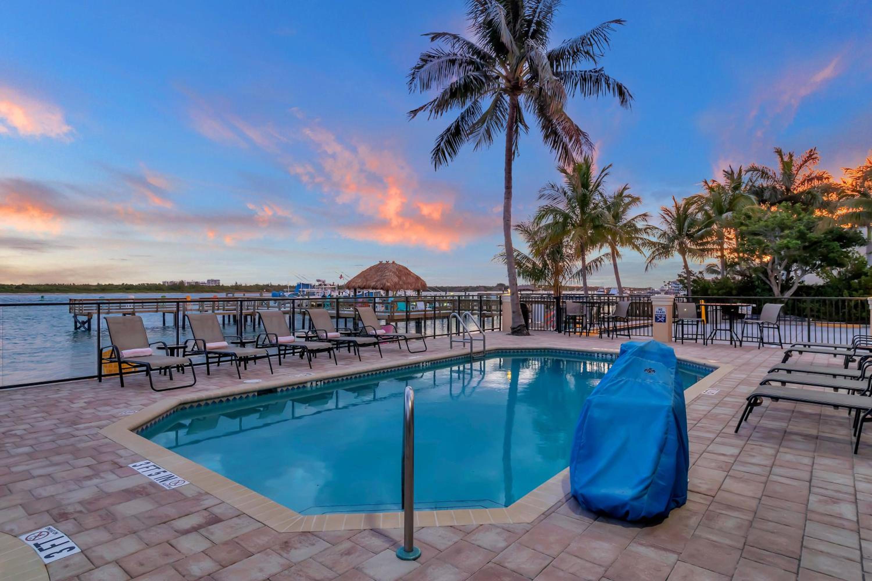 Hutchinson Island Hotel
