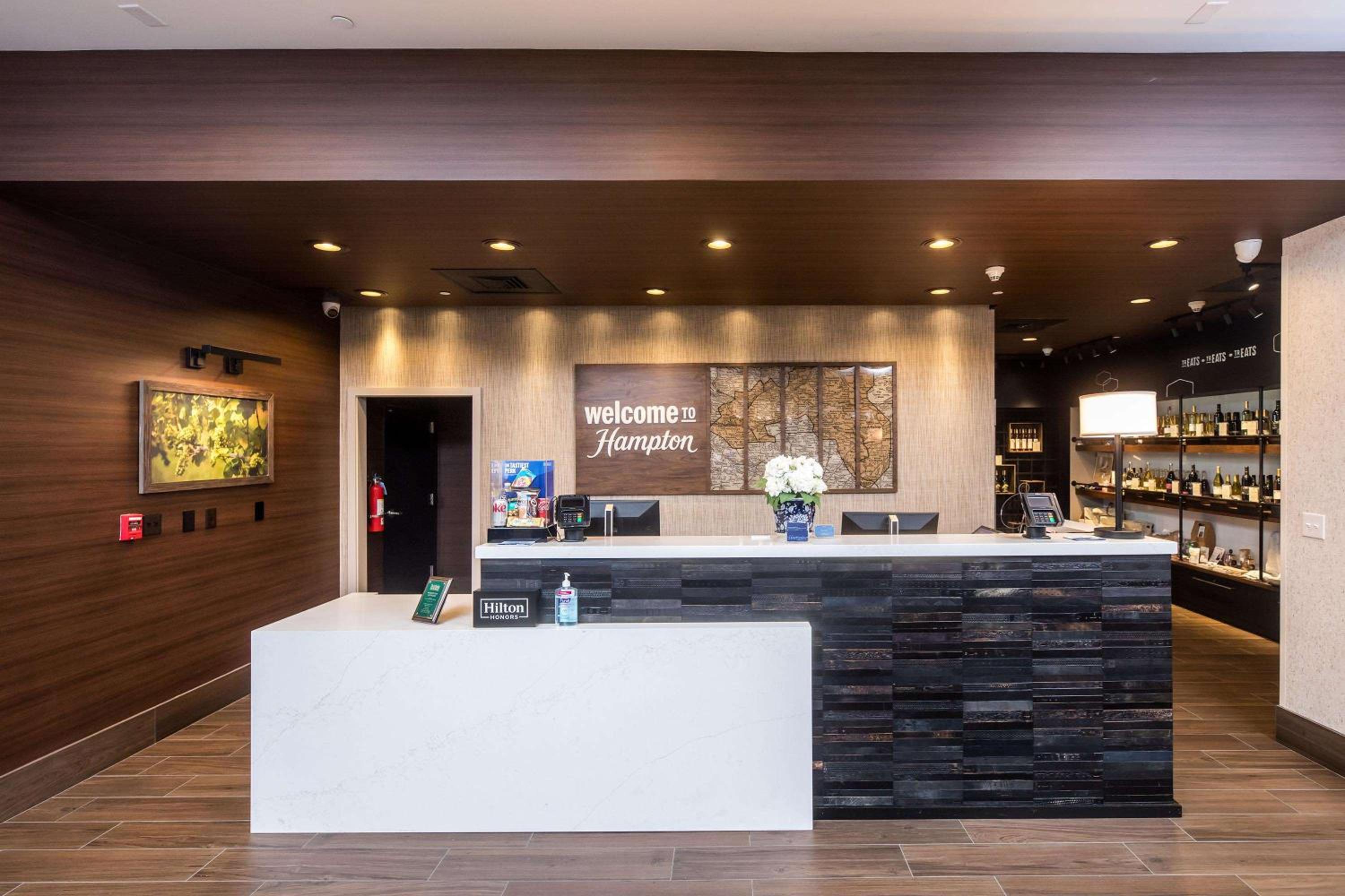 Hampton Inn & Suites Dobson