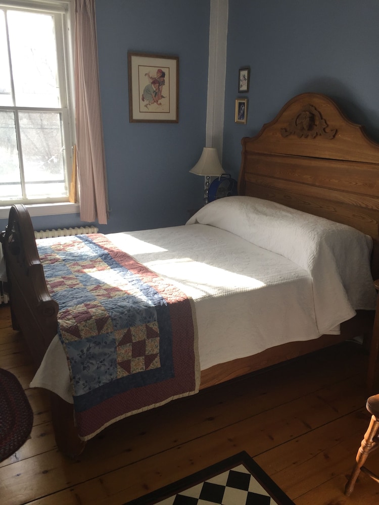 The Ira Allen House