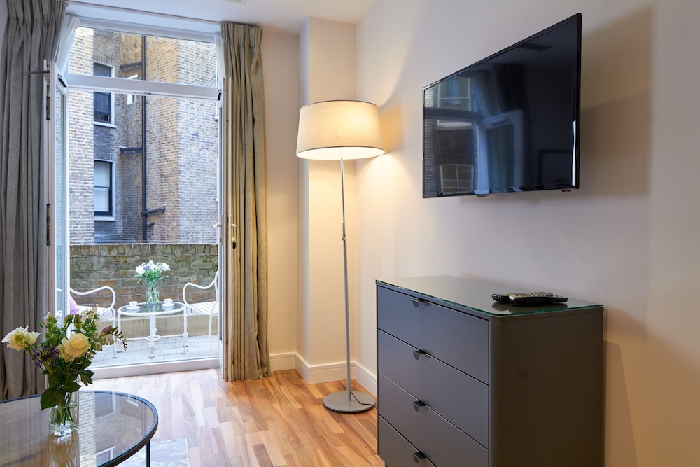 Cheval Harrington Court at South Kensington