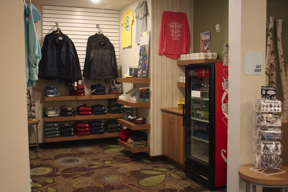 假日快捷酒店穆尼辛湖景,一家洲际酒店