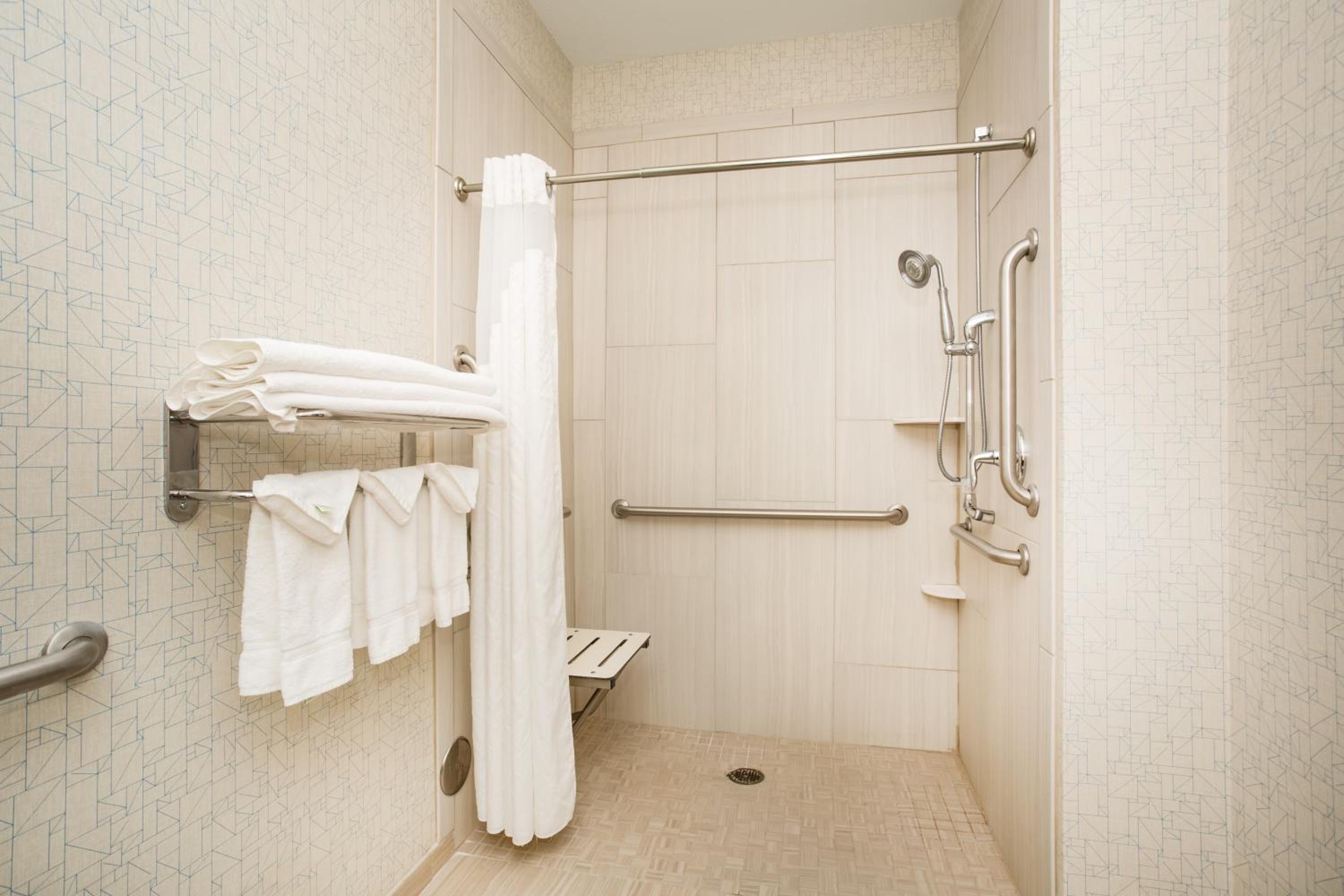 Holiday Inn Express & Suites Ft Collins by IHG