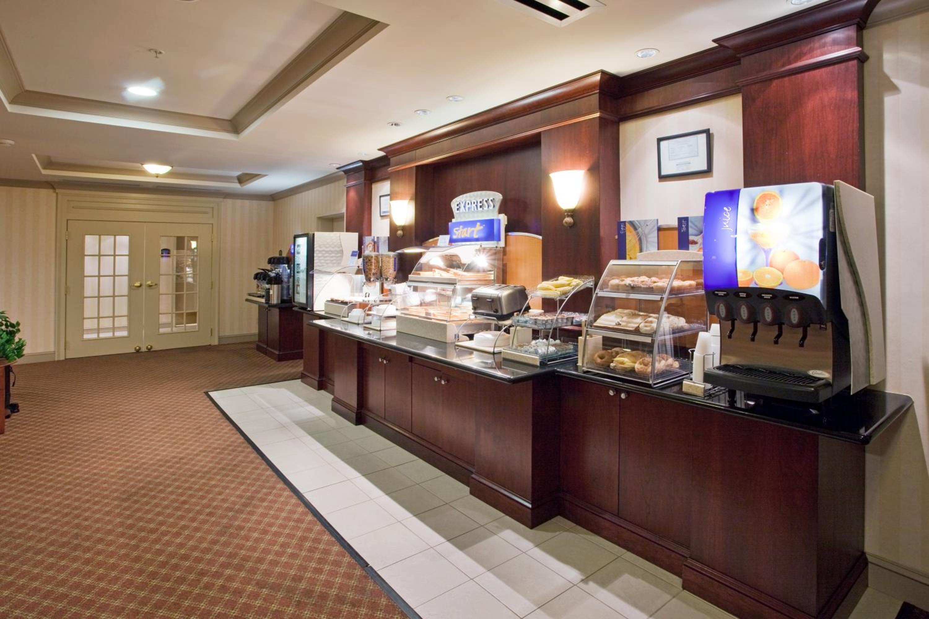 Holiday Inn Express Hotel & Suites Drums-Hazelton by IHG