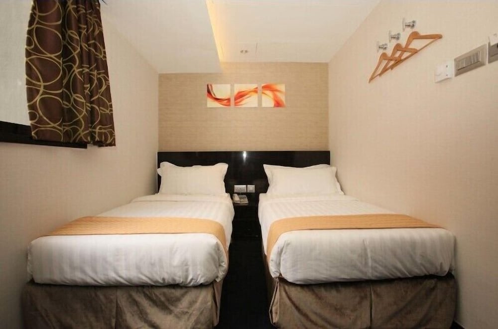 Classic Twin Room, City View